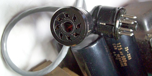 A 8-pin power supply patch cord for HW-101