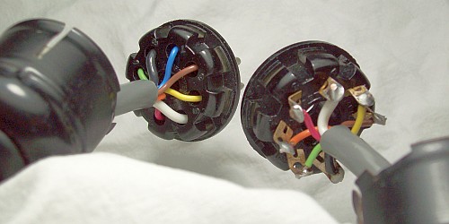 Socket pin connections in a octal power supply patch cord for HW-101