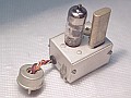 Calibrador 100 Kc, accesorio enchufable sobre chasis hq-145cal_1.jpg